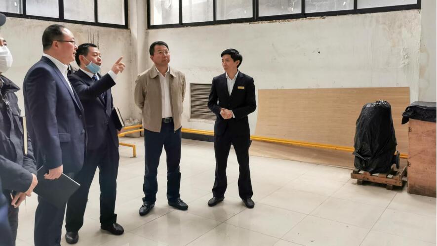 集团党委书记、董事长任丁会见川酒集团董事长曹勇一行