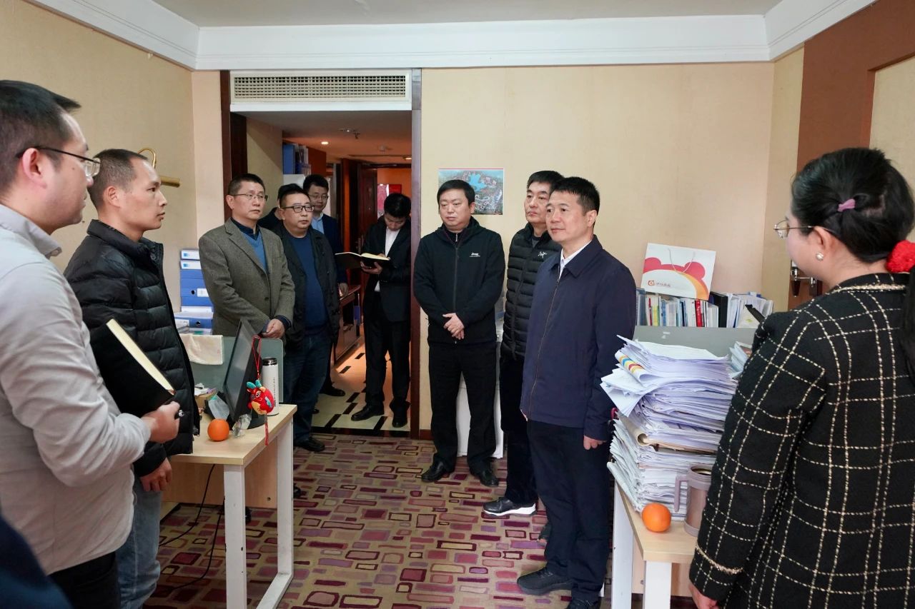 迎新春，鼓干劲，开新局！省尊龙凯时集团领导班子慰问总部干部员工